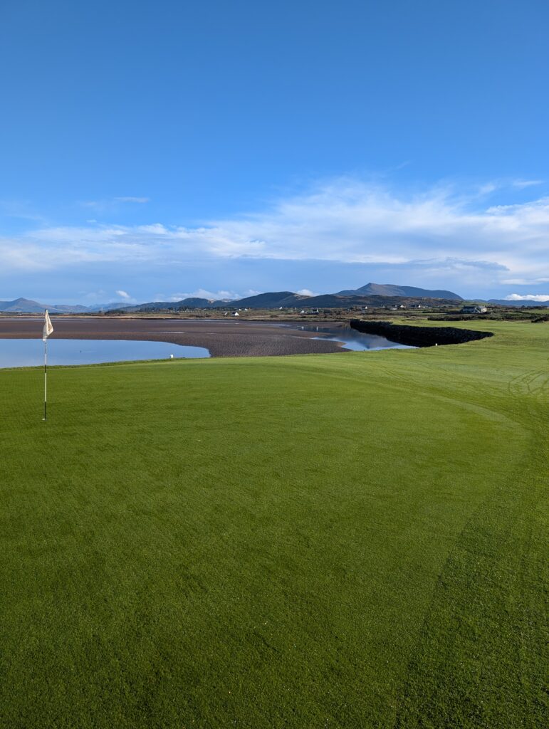 Chauffeur transport for golfers at Waterville Golf Links